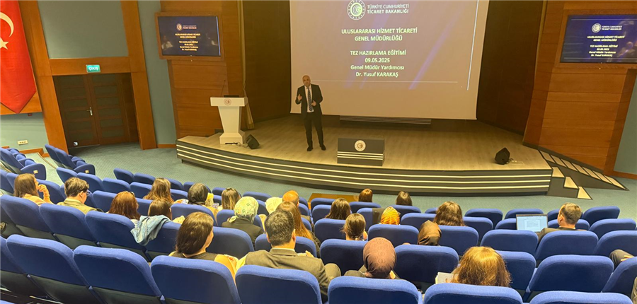 Yeterlilik Süreci ve Tez Hazırlama Eğitimi Düzenlendi